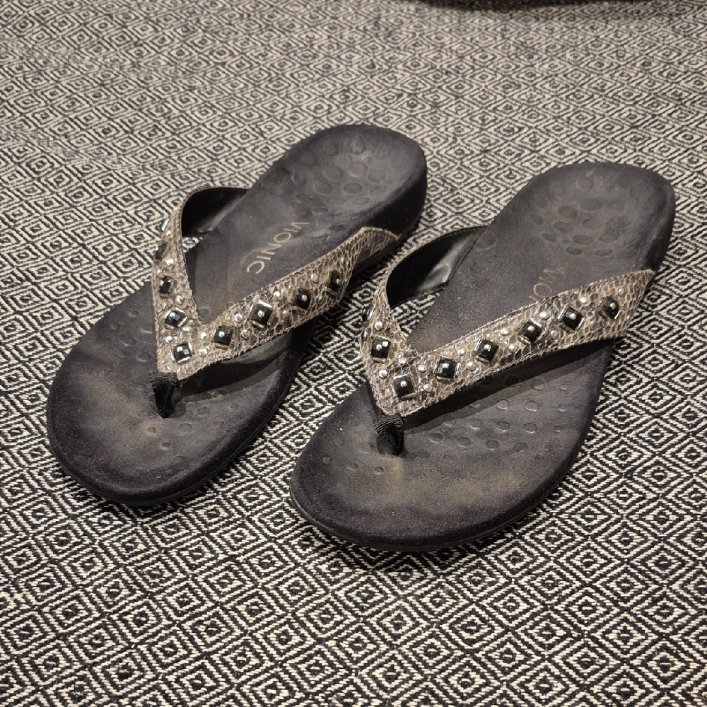 Vionic Women's Black Beaded Thong Sandals Size 9